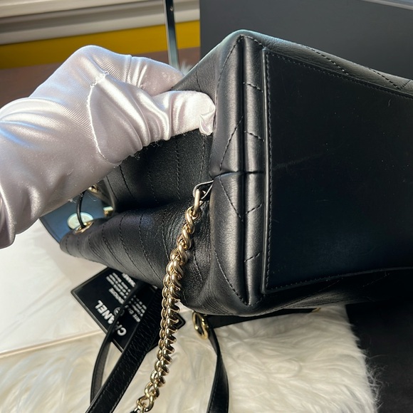 Chanel Black Leather Backpack EC Gold Hardware Turn Lock Comes Box, Bag & Flower - Picture 8 of 17